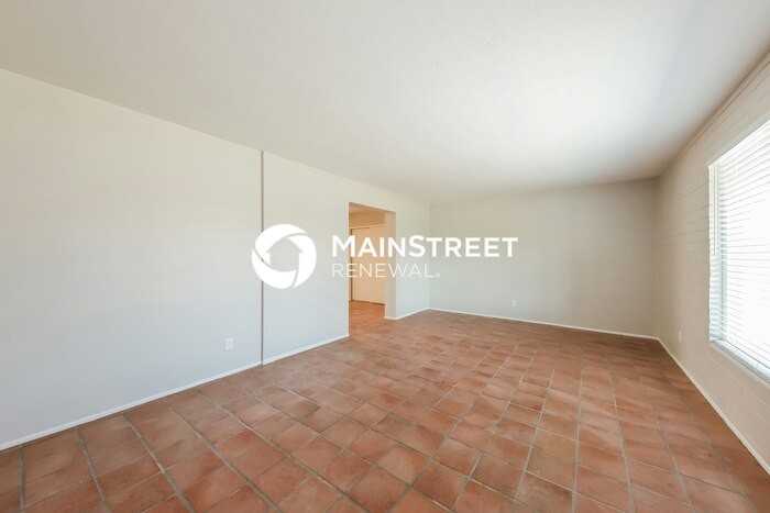4714 N 49th Dr - Photo 6 of 16