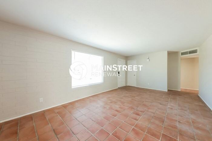 4714 N 49th Dr - Photo 7 of 16
