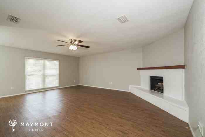 3407 Groveview Dr - Photo 4 of 15