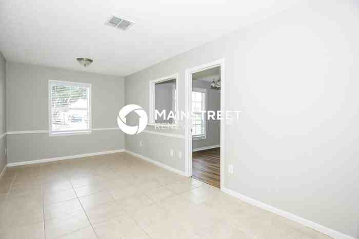 7954 Blackwood Ln - Photo 6 of 16