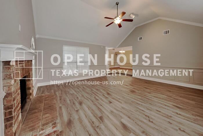 8201 Weatherly Dr - Photo 5 of 21
