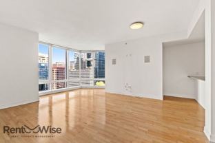 301 Mission St #15E - Photo 1 of 1