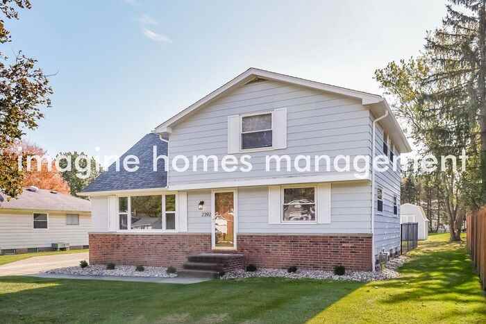 2392 Ashdale Dr - Photo 3 of 19