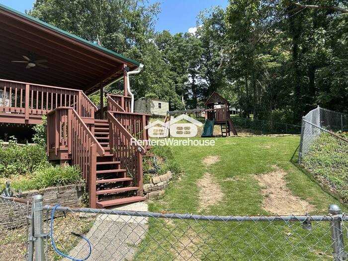 2501 Crestwood Cir - Photo 3 of 21