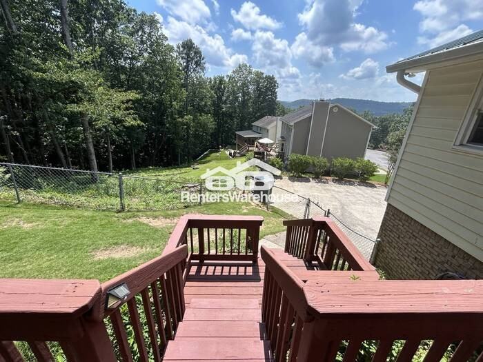 2501 Crestwood Cir - Photo 5 of 21