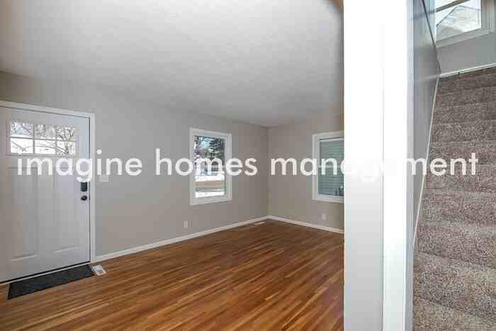3136 Louisiana Ave S - Photo 4 of 18