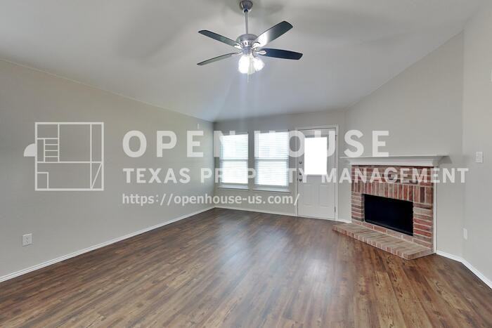 2901 Frontier Ln - Photo 4 of 20