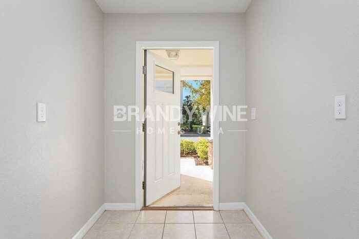 5595 Mercado Dr - Photo 3 of 41