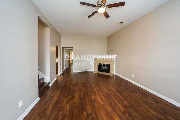 6828 Kamali Ave - Photo 2 of 18