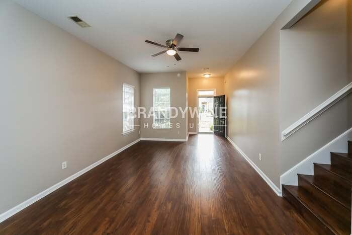 6828 Kamali Ave - Photo 3 of 18