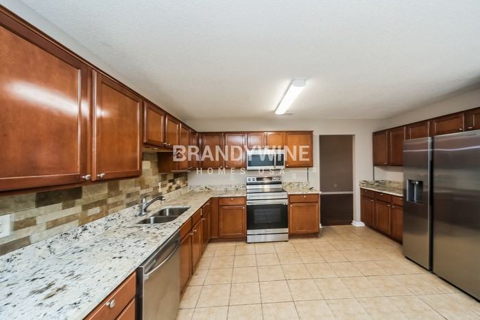 6828 Kamali Ave - Photo 5 of 18
