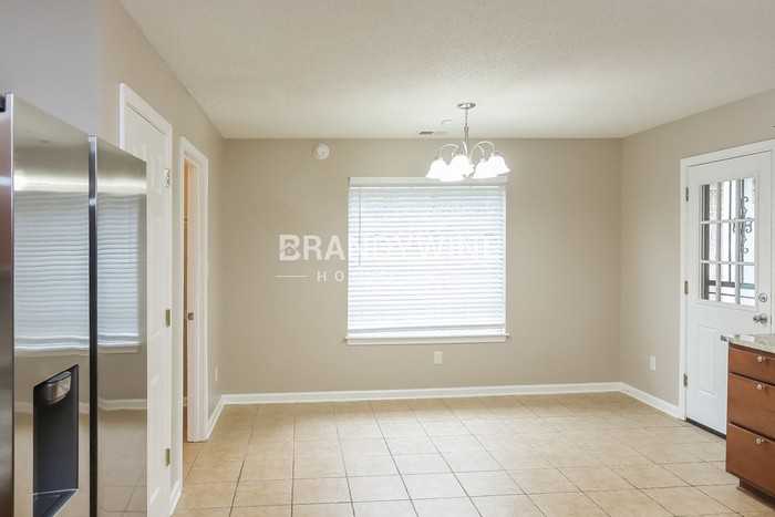 6828 Kamali Ave - Photo 7 of 18