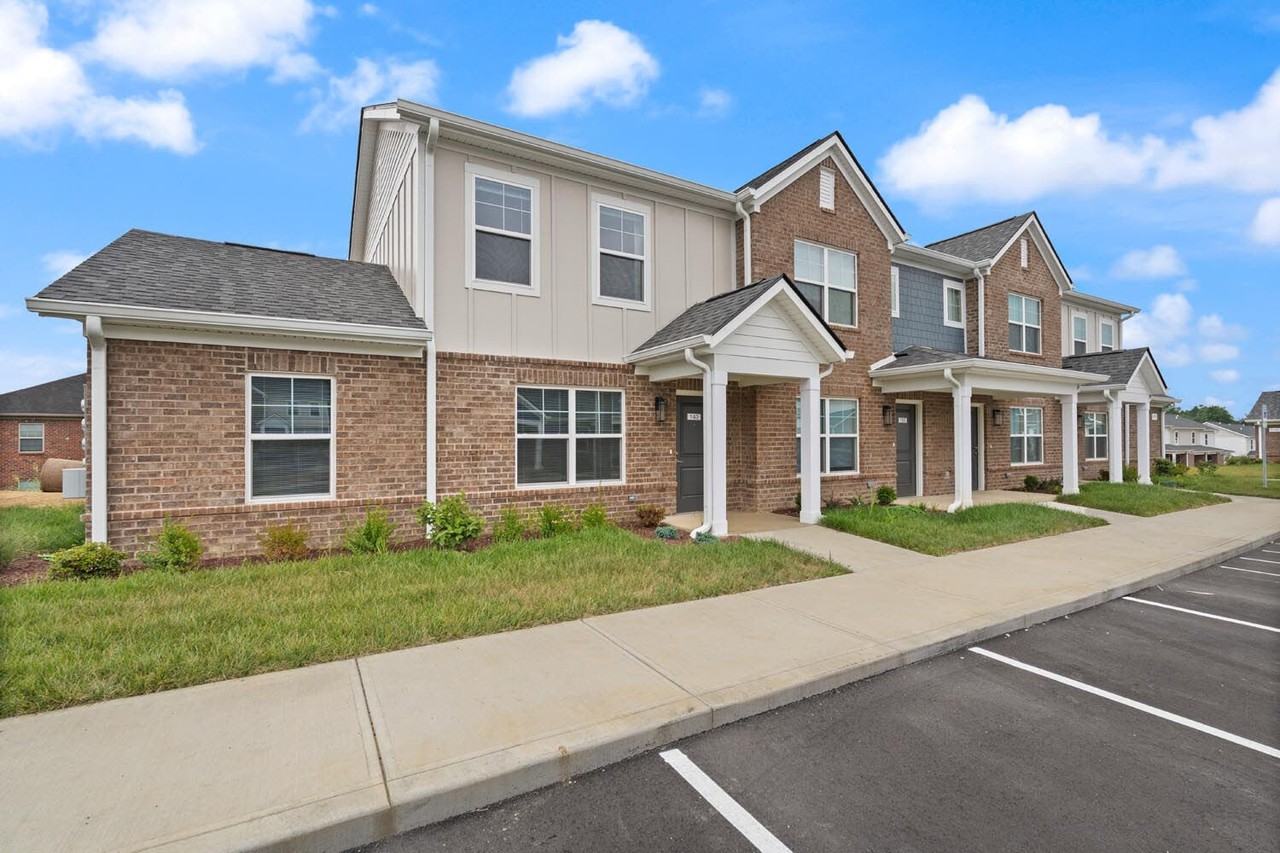 Foxtail Pointe - Photo 4 of 37