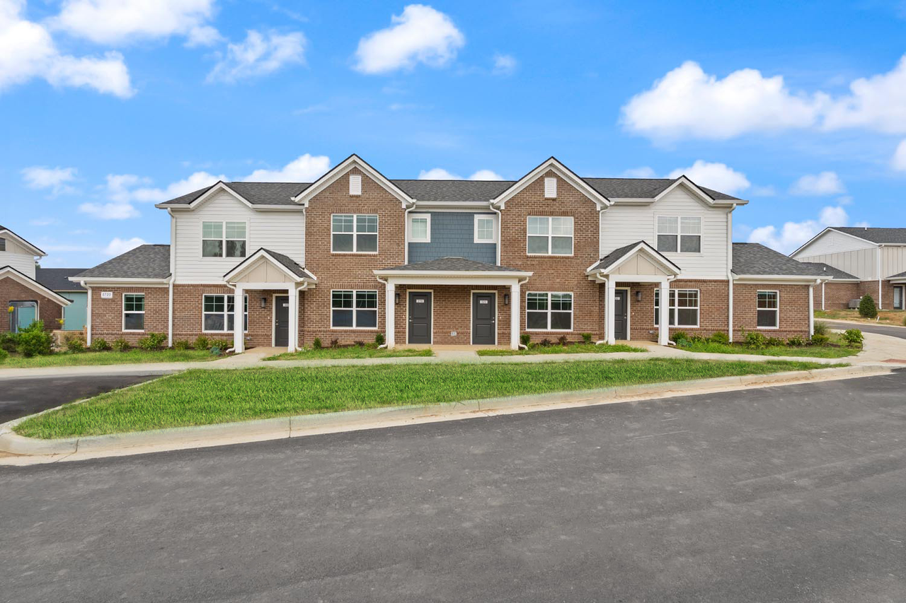 Foxtail Pointe - Photo 5 of 37