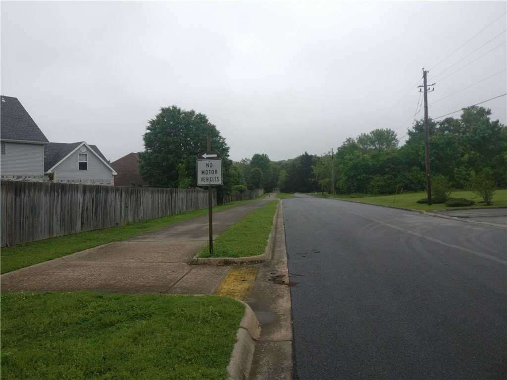 2050 E Farr Ln - Photo 2 of 14
