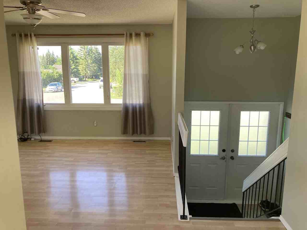 5527 39 Avenue Northwest - Photo 2 of 22