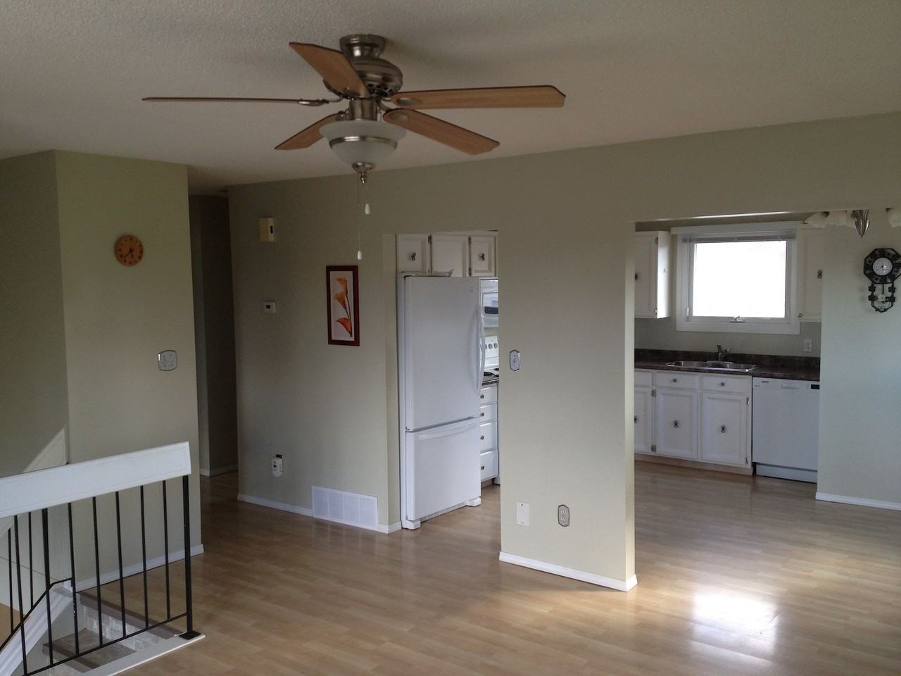 5527 39 Avenue Northwest - Photo 3 of 22