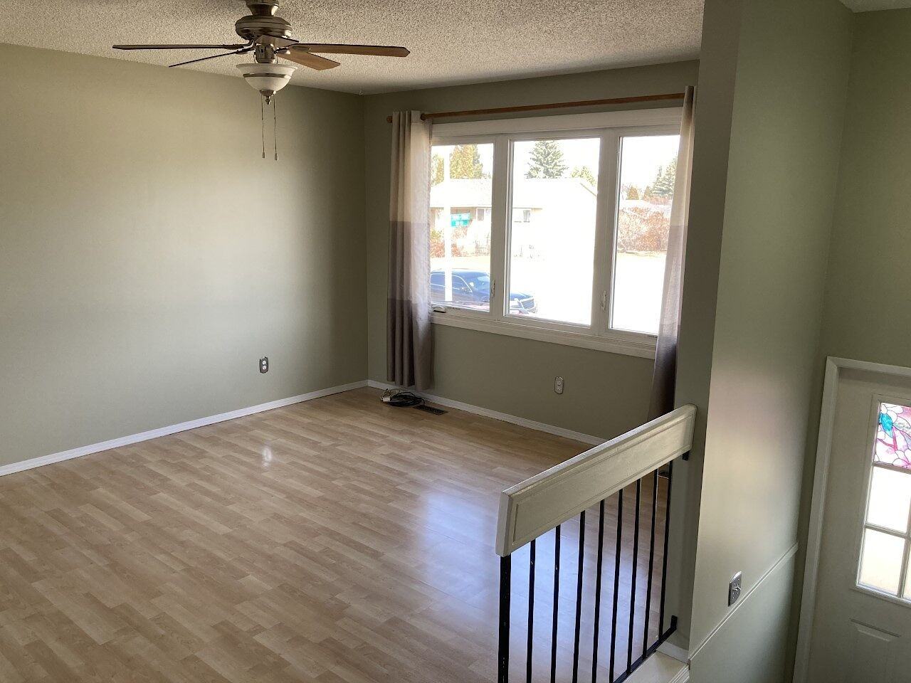 5527 39 Avenue Northwest - Photo 5 of 22