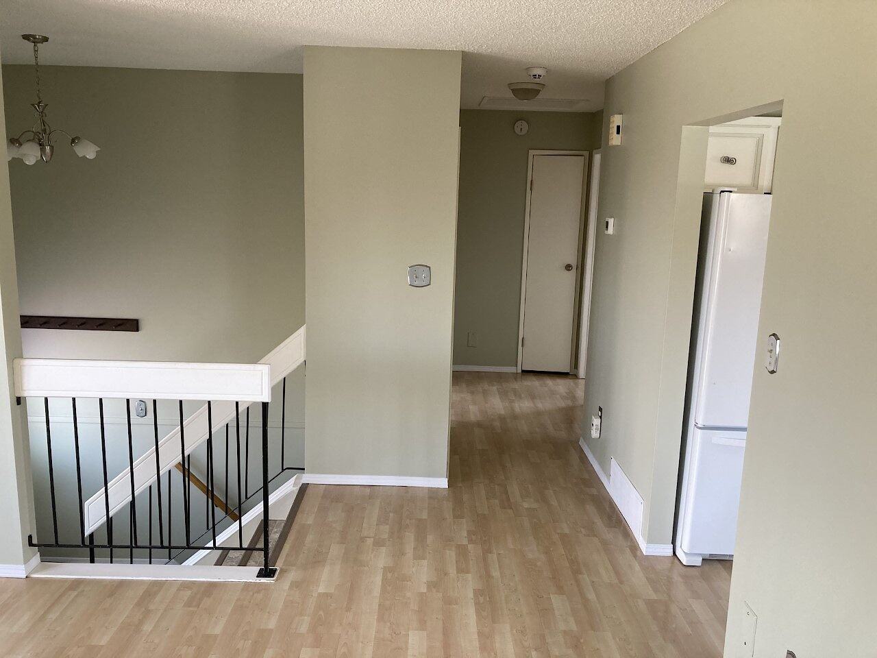 5527 39 Avenue Northwest - Photo 6 of 22