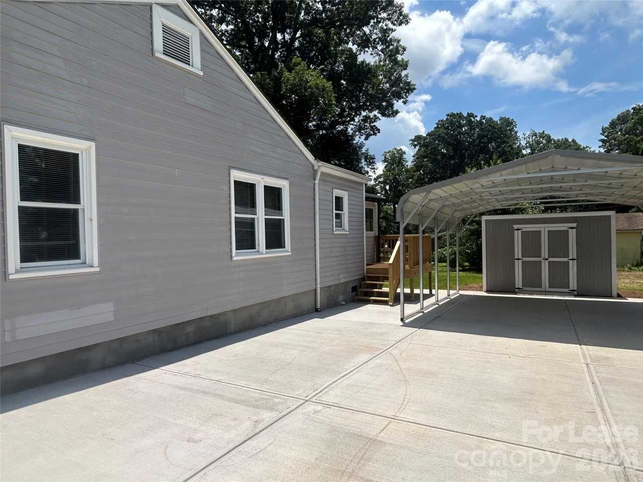 914 Linwood Rd - Photo 4 of 20