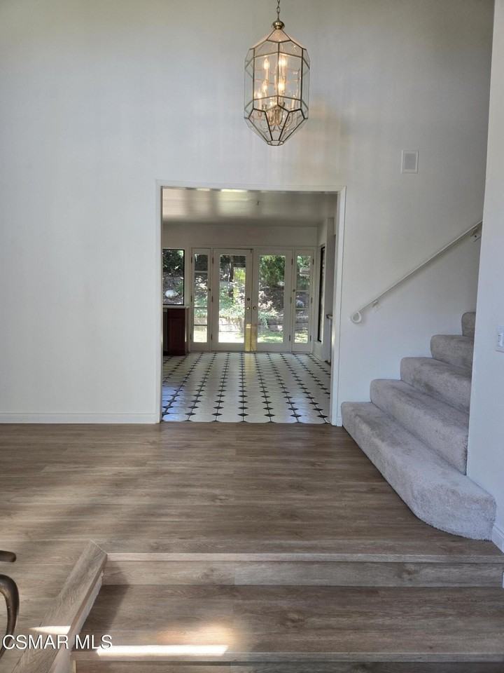 3166 Black Hills Ct - Photo 3 of 20