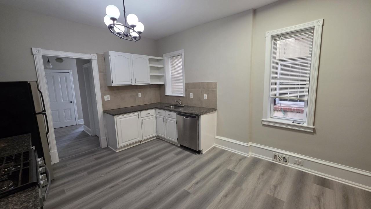 637 North 32nd Street #1 - Photo 4 of 31