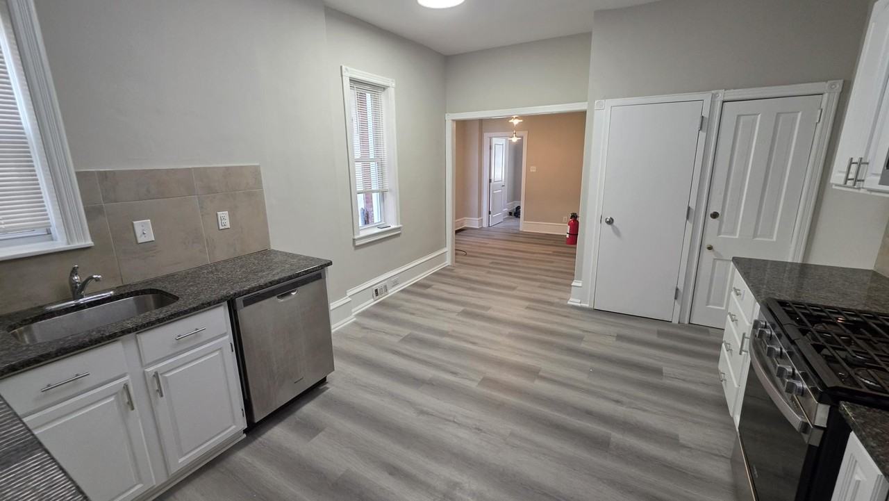 637 North 32nd Street #1 - Photo 6 of 31