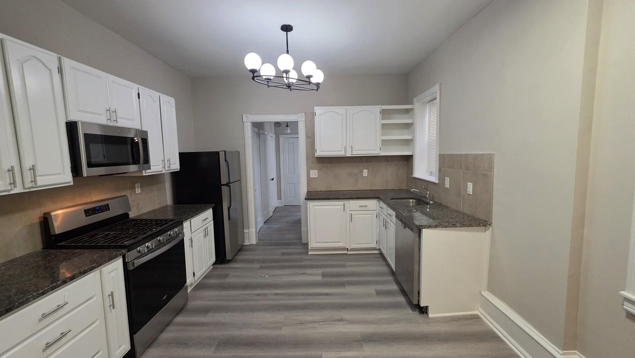 637 North 32nd Street #1 - Photo 5 of 31