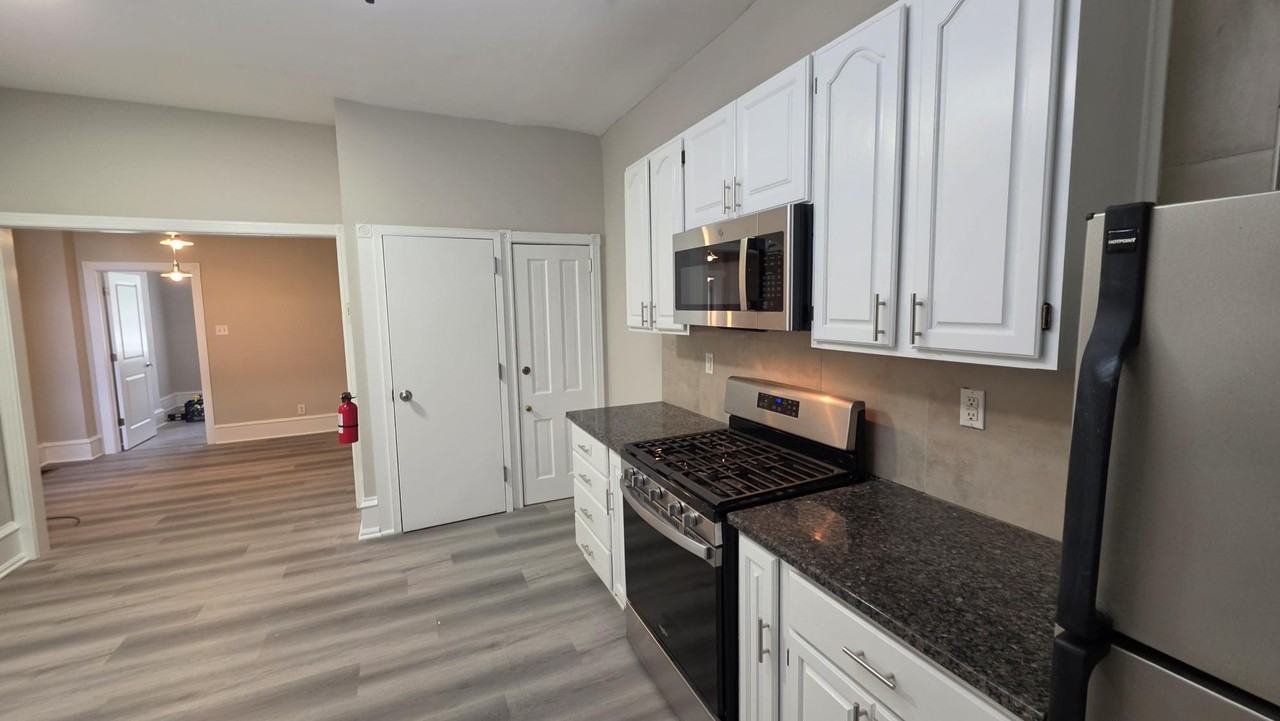 637 North 32nd Street #1 - Photo 3 of 31