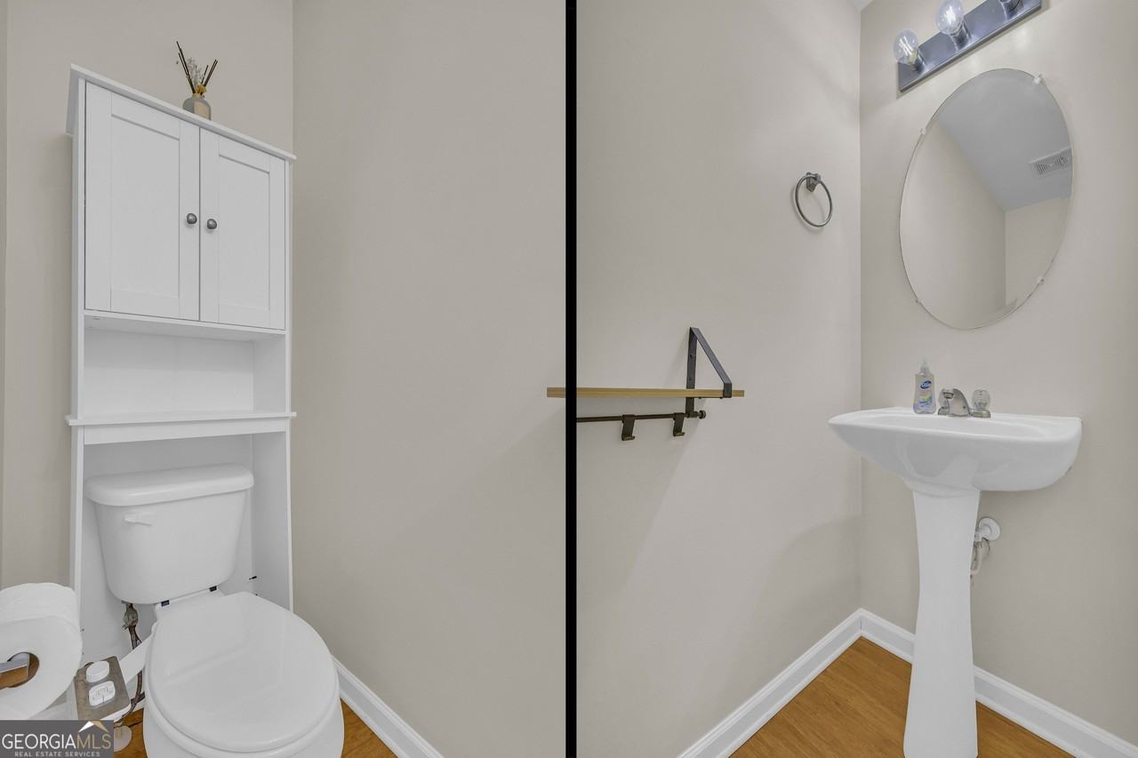 494 Bishop Ct - Photo 4 of 29