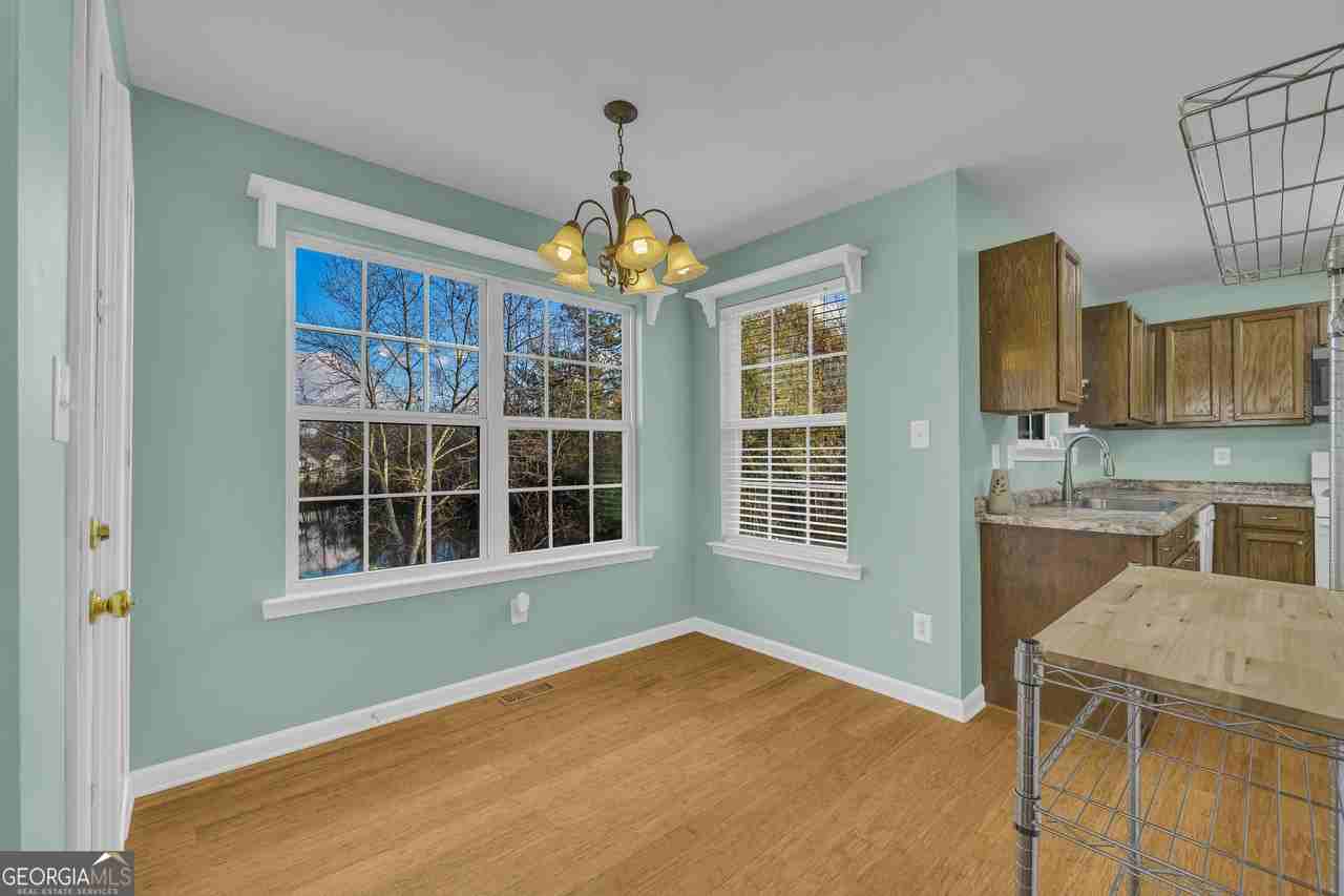 494 Bishop Ct - Photo 6 of 29