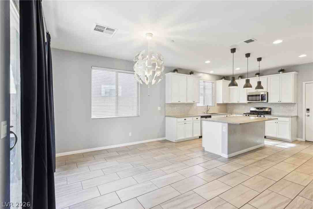 457 Cornelius Kelly Ave - Photo 7 of 42