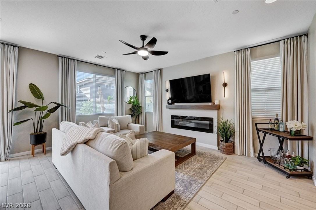 372 Silva Pl - Photo 5 of 48