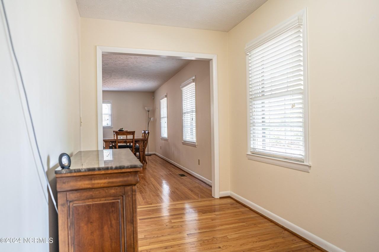 635 Pee Dee Rd - Photo 6 of 23
