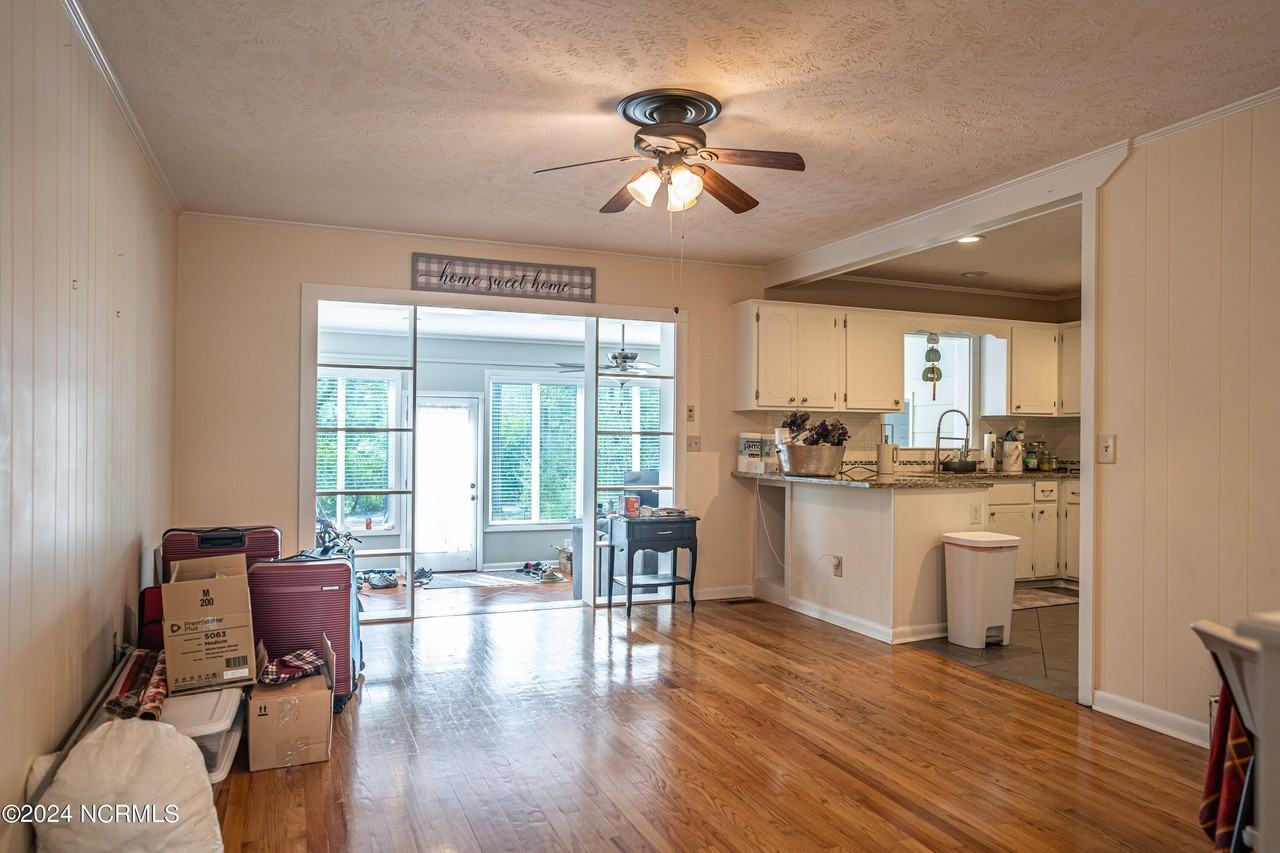635 Pee Dee Rd - Photo 7 of 23