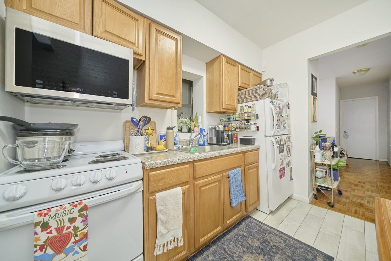 335 W 43rd St #2B - Photo 7 of 7