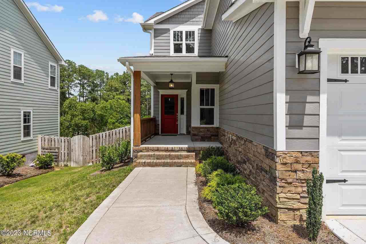 139 Crestview Rd - Photo 4 of 41