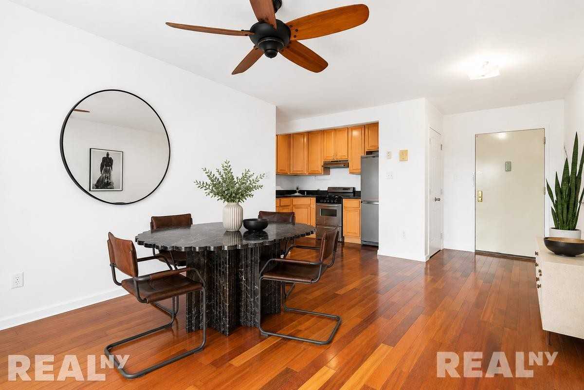 Boerum St #3R - Photo 2 of 5