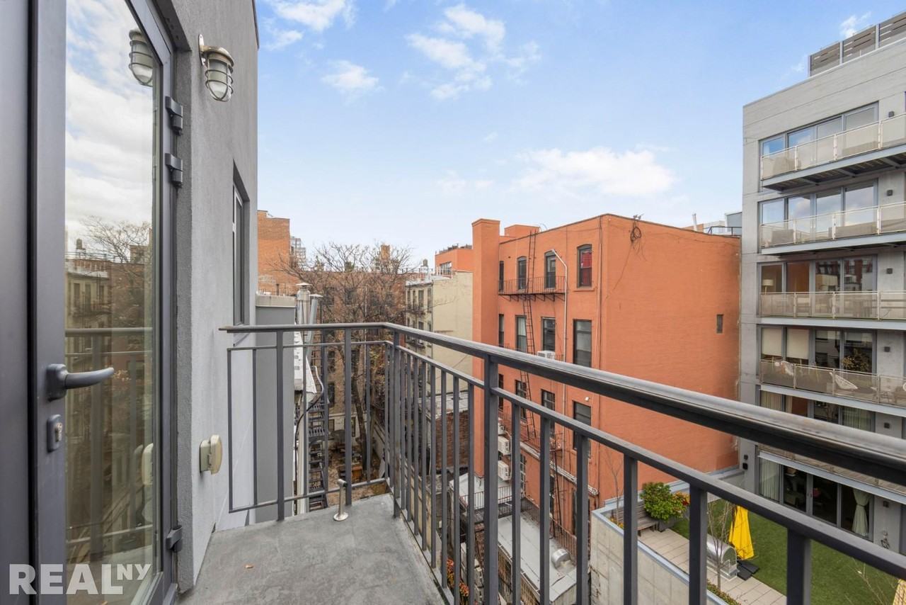 Boerum St #3R - Photo 3 of 5