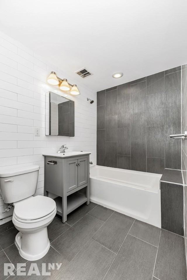 Grand Ave #5B - Photo 7 of 8