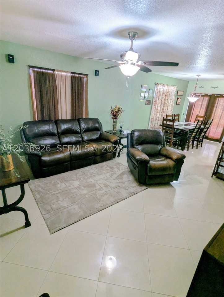 11934 Sw 181st St - Photo 4 of 26