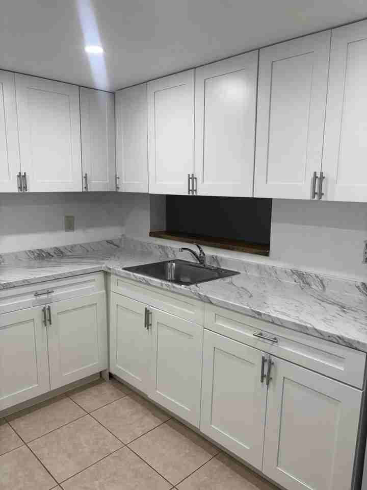 5190 Las Verdes Cir #315 - Photo 4 of 11