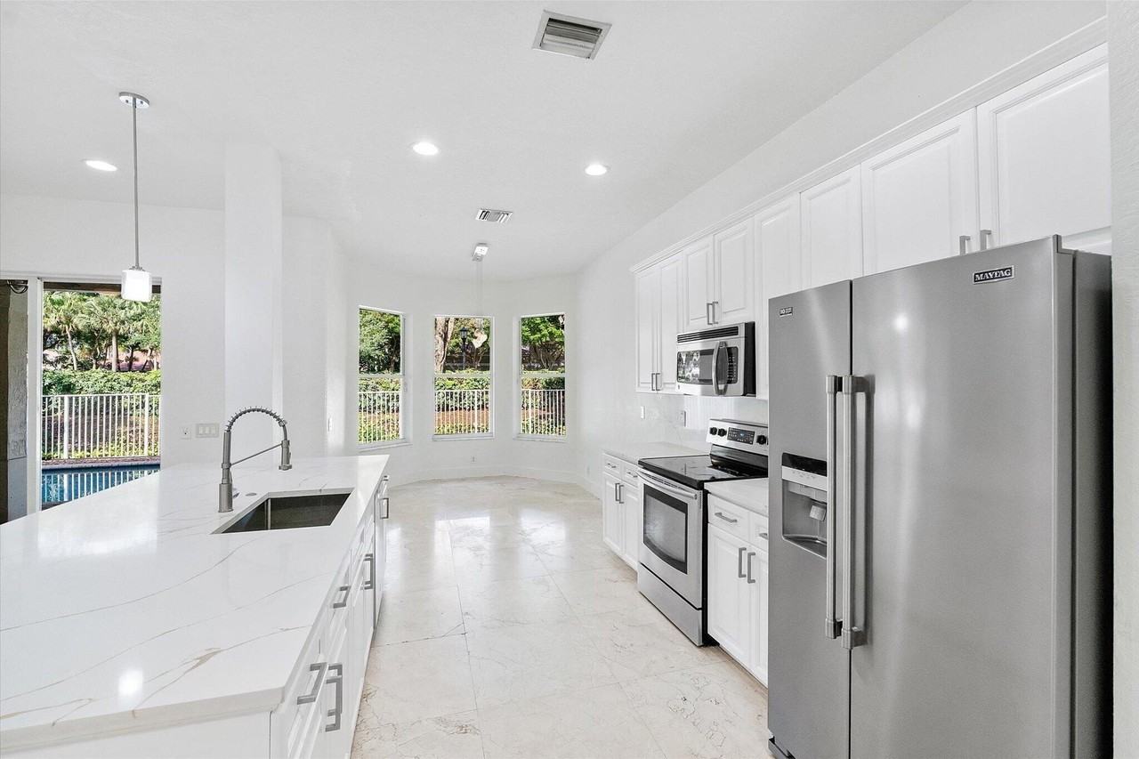 2013 Harbor View Cir - Photo 6 of 37