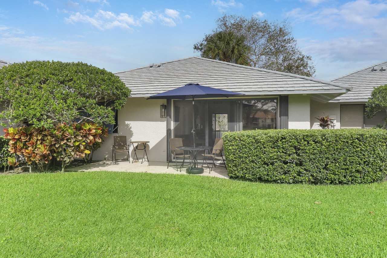 820 Club Dr - Photo 6 of 23