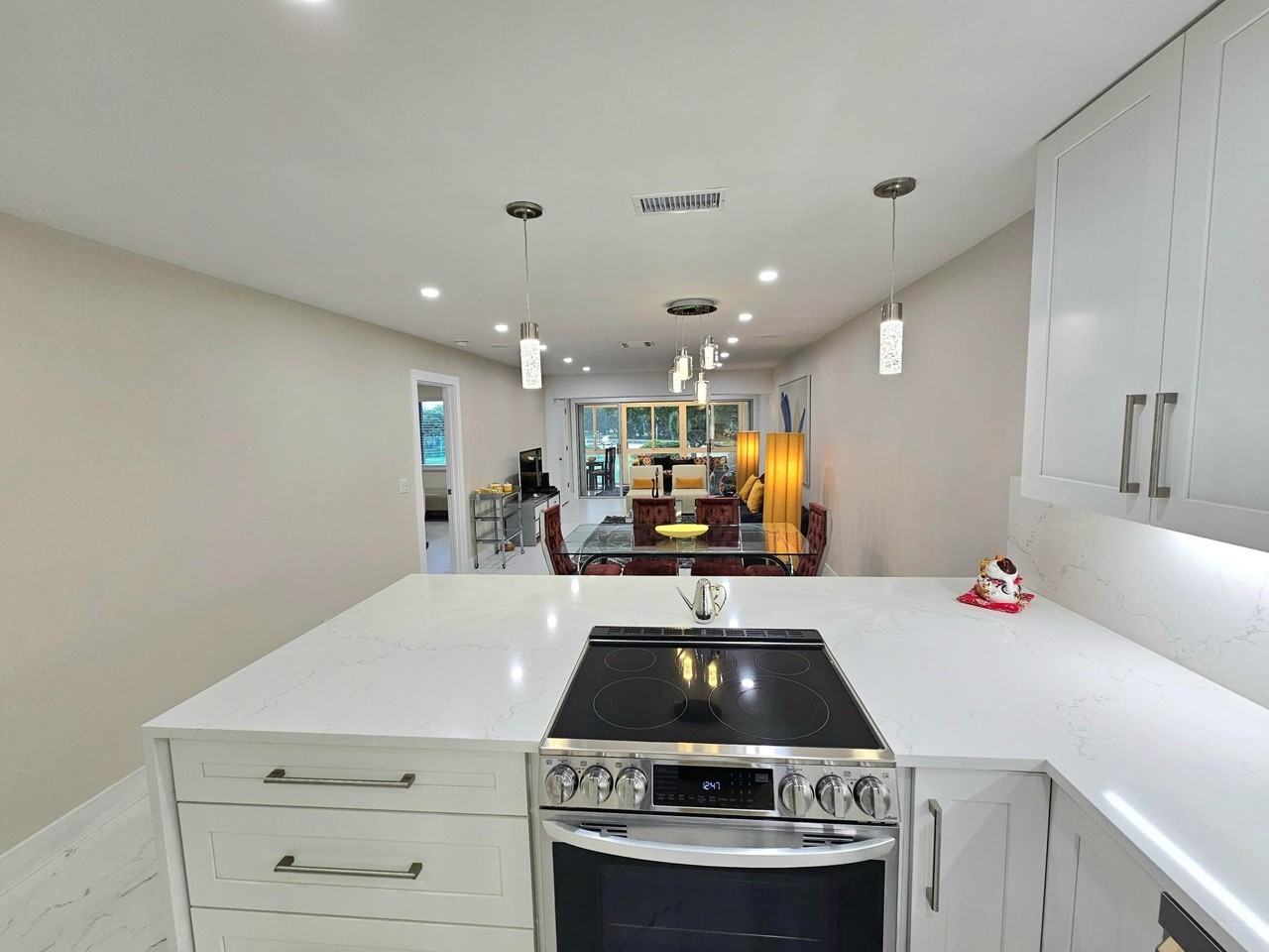 1631 Nw 18th Ave #201 - Photo 2 of 50