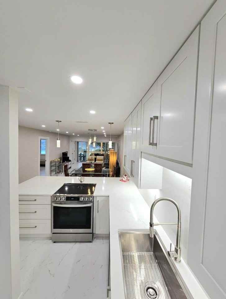 1631 Nw 18th Ave #201 - Photo 7 of 50
