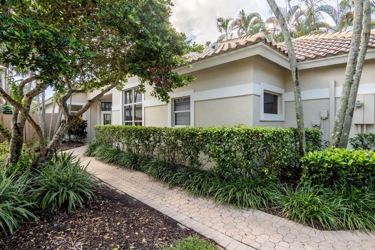 6670 Nw 27th Ave - Photo 3 of 43