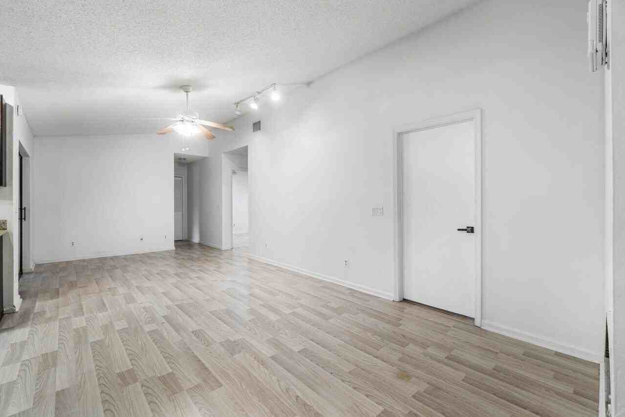 190 Parkwood Dr S - Photo 6 of 24