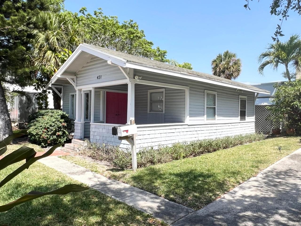 431 Ardmore Rd - Photo 2 of 13