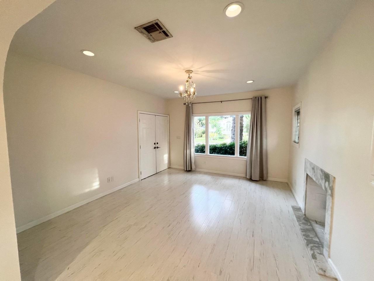 431 Ardmore Rd - Photo 4 of 13